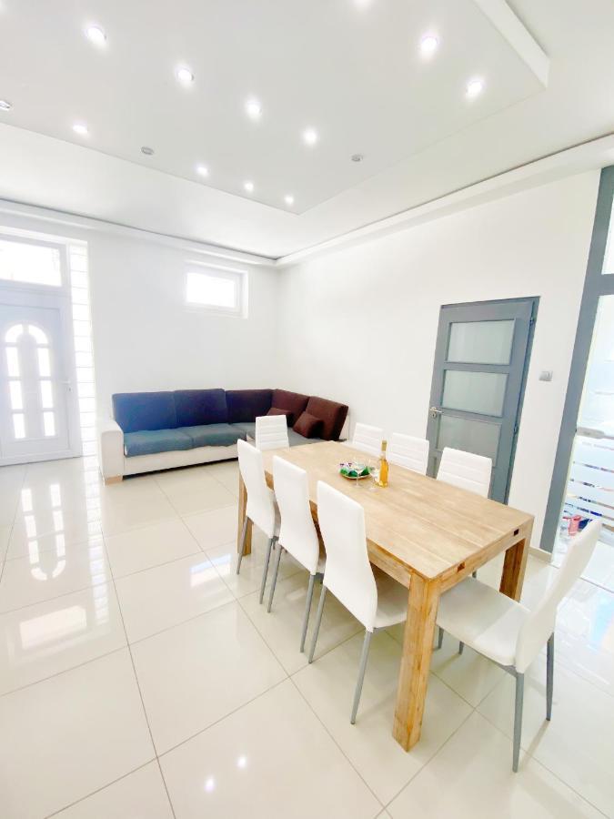 Luxury Apartment In The Centre Ac Parking Garden Budapest Esterno foto
