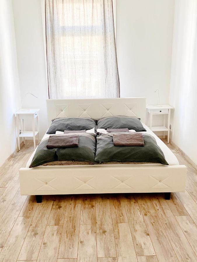 Luxury Apartment In The Centre Ac Parking Garden Budapest Esterno foto