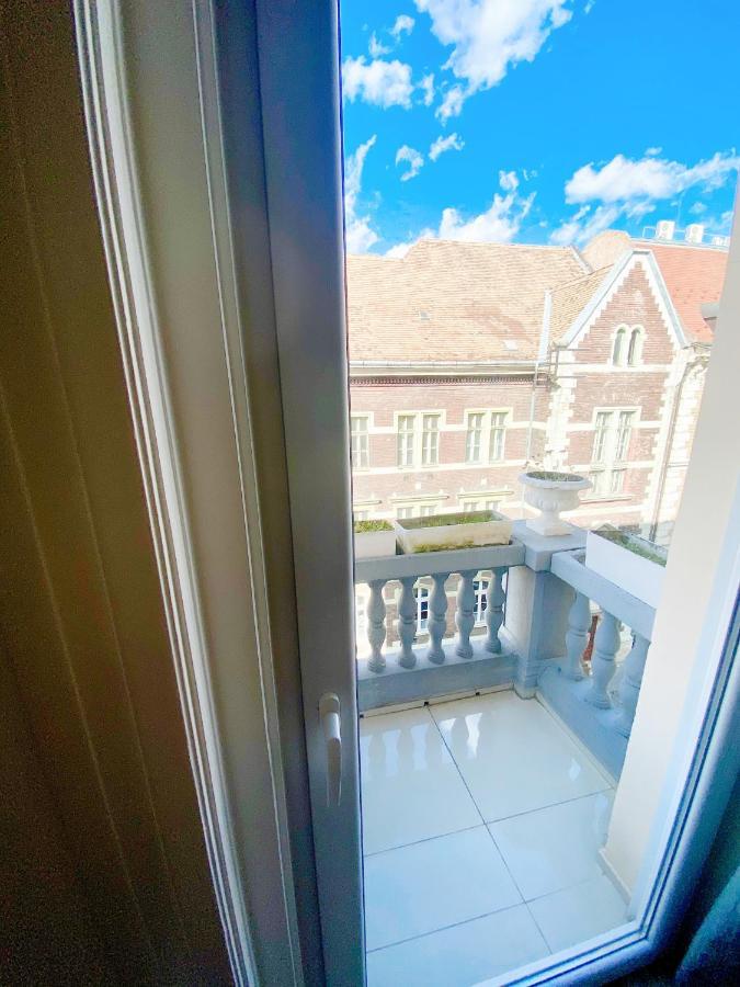 Luxury Apartment In The Centre Ac Parking Garden Budapest Esterno foto
