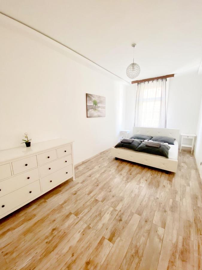 Luxury Apartment In The Centre Ac Parking Garden Budapest Esterno foto