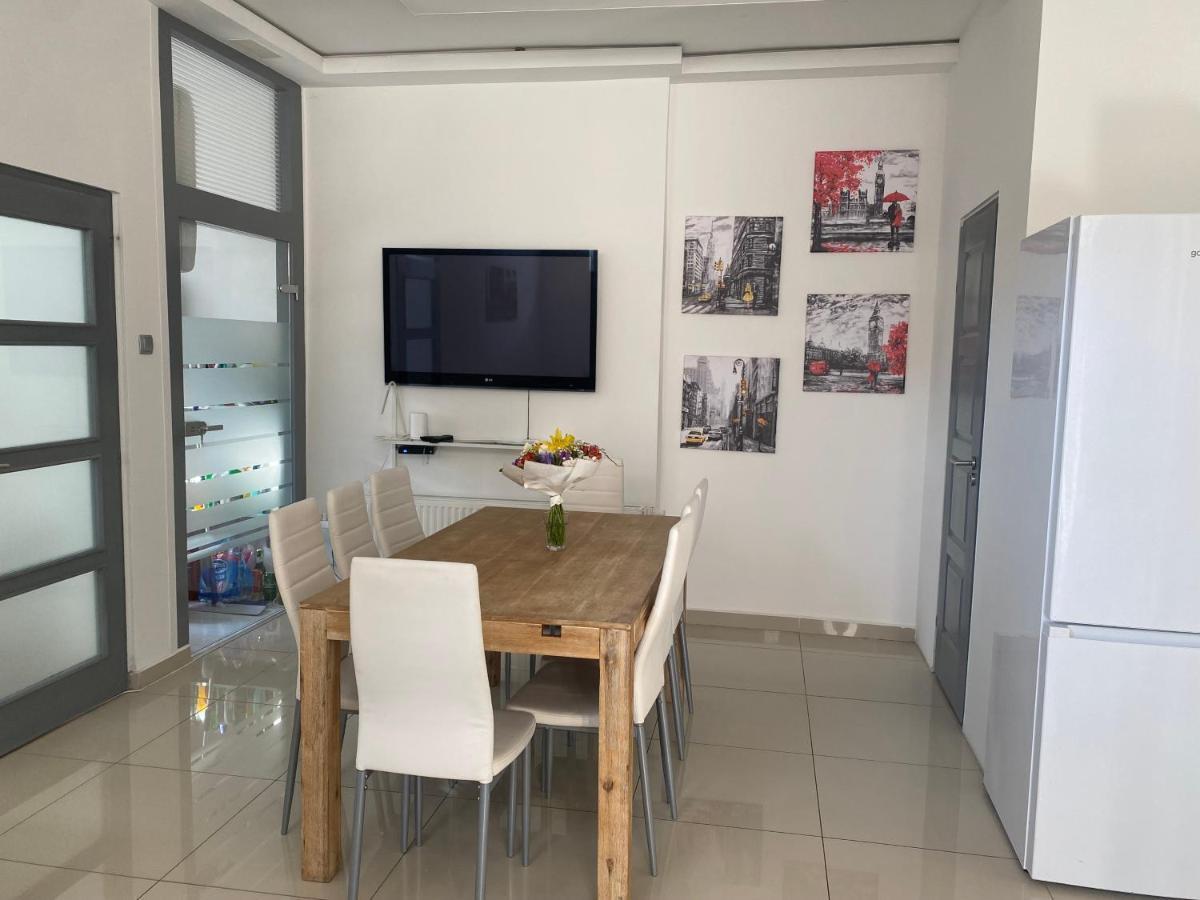 Luxury Apartment In The Centre Ac Parking Garden Budapest Esterno foto